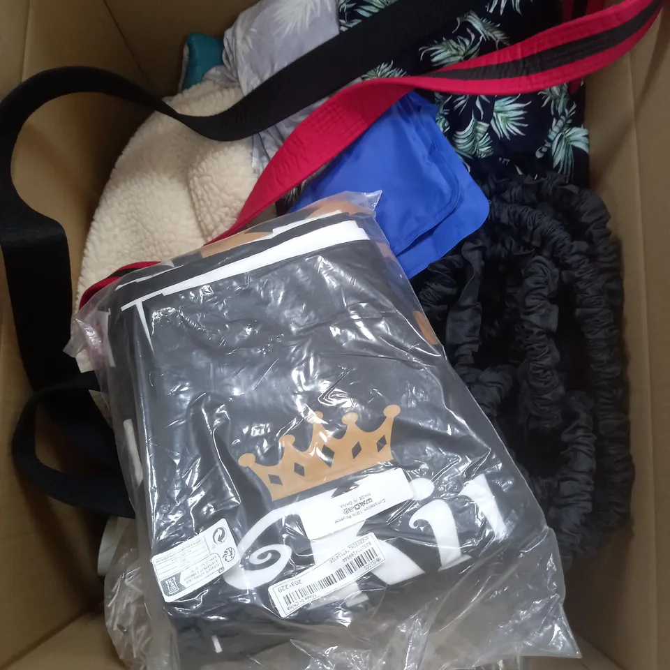 BOX OF APPROXIMATELY 15 HOUSEHOLD ITEMS TO CONTAIN WOLVES WATER BOTTLE, ASTON VILLA WATER BOTTLE, KARATE BELTS ETC 
