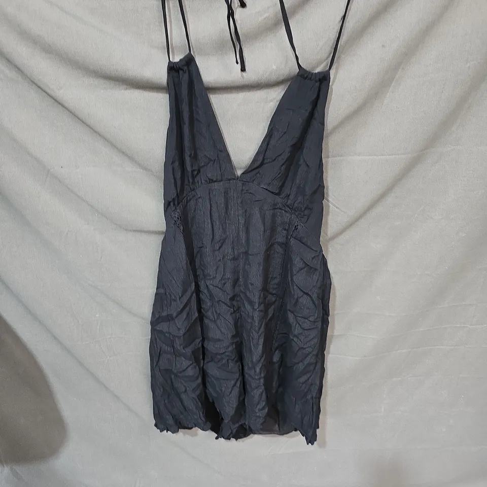BERSHKA WOMEN'S BLACK SPAGHETTI-STRAP DRESS – UK L (MEX 30)