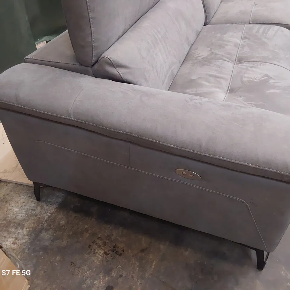 QUALITY ITALIAN DESIGNER MARTINE POWER RECLINING FOUR SEATER SOFA WITH ADJUSTABLE HEADRESTS CASHMERE GREY STONE FABRIC 