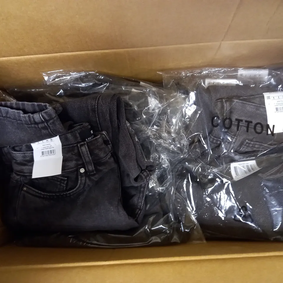 BOX APPROXIMATELY 20 SIZE 6 ORIGINAL RAVEN BLACK RIP MOM JEANS