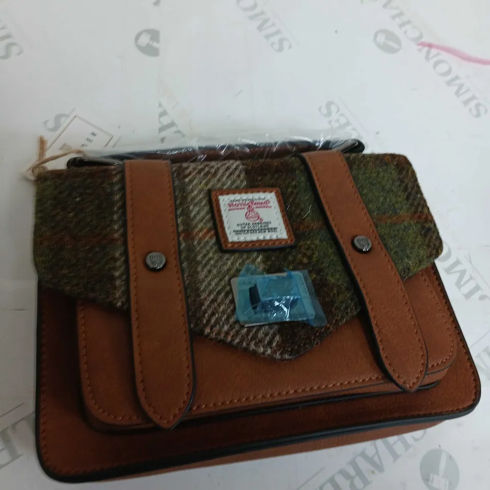 ISLANDER CHESTNUT TARTAN A20 HANDBAG