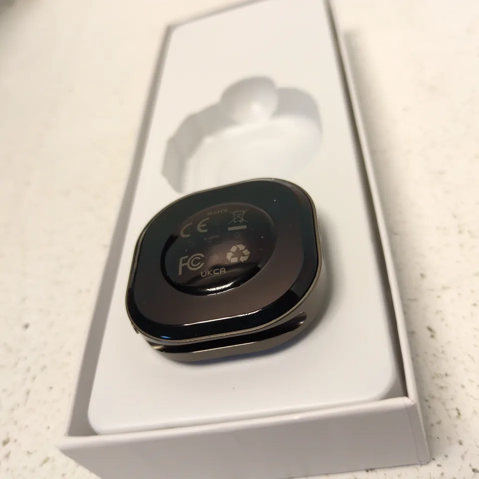 GT8 MAX Smartwatch – 44mm, White Band, Boxed