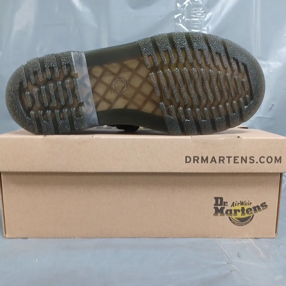 BOXED PAIR OF DR MARTENS MACCY II Y SHOES IN GLOSSY BLACK SIZE UK 4