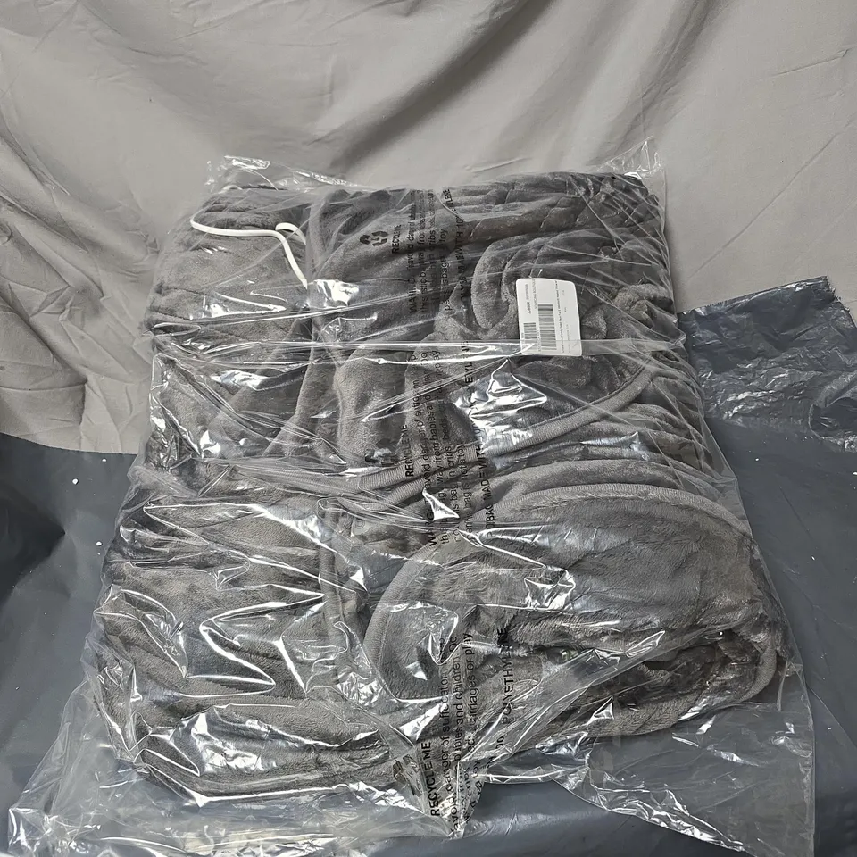 COZEE HOME FAMILY SIZED FAUX FUR & VELVETSOFT HEATED THROW