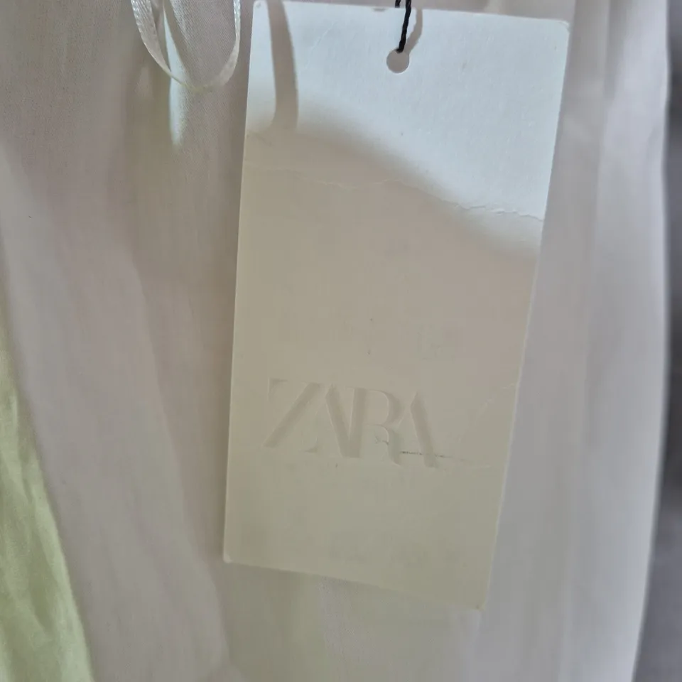 ZARA WOMEN'S WHITE DRESS WITH BLACK PIPING AND BELT – SIZE S
