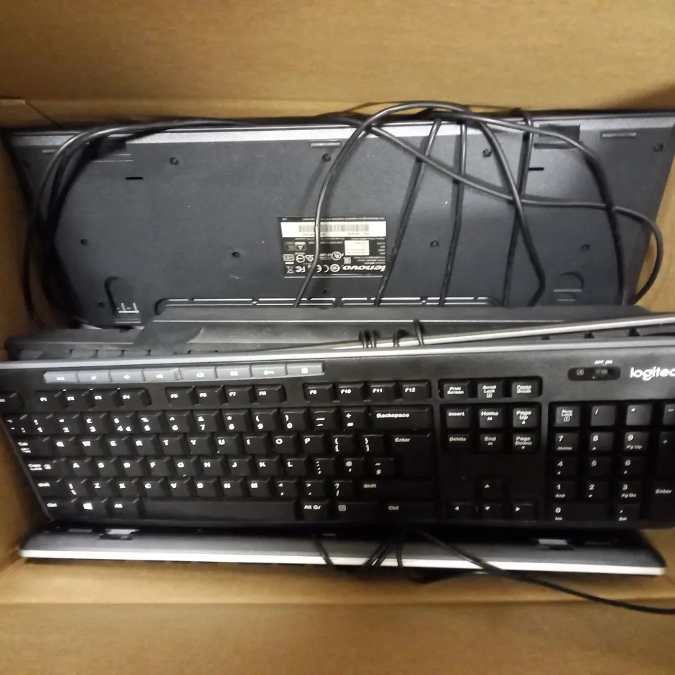LOT OF APPROXIMATELY 15 ASSORTED KEYBOARDS TO INCLUDE LOGITECH K270 KEYBOARD, DELL KB522p WIRED KEYBOARD, LENOVO KB1021 KEYBOARD, ETC