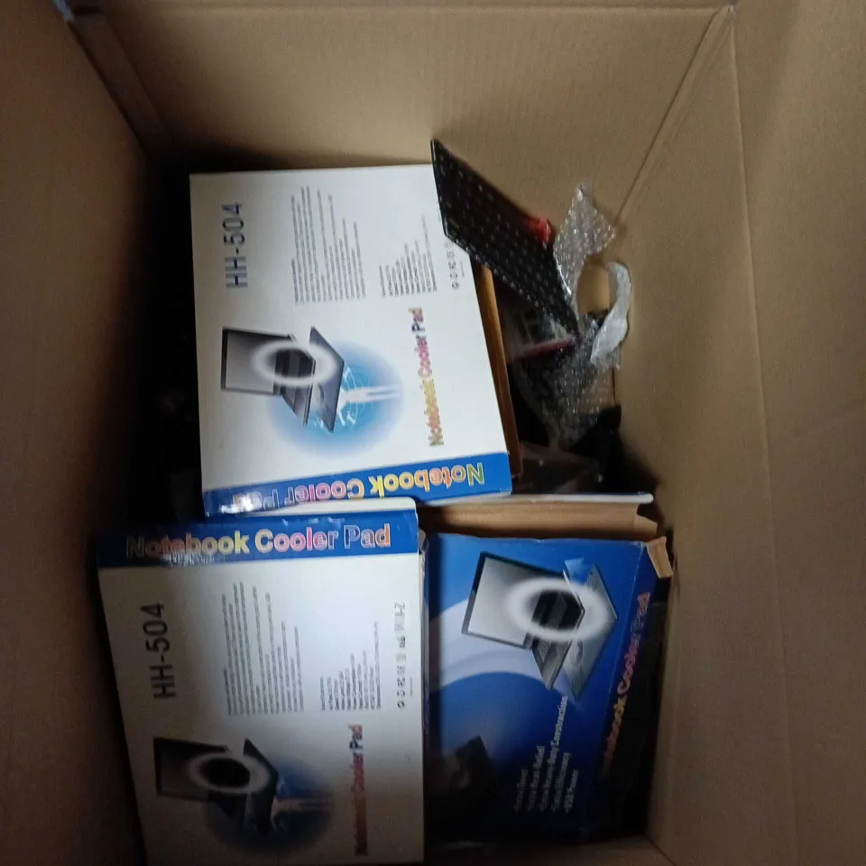 BOX OF APPROXIMATELY 20 ASSORTED ITEMS TO INCLUDE: PALMTOP HALTER, BLUETOOTH GPS RECEIVER AND NOTEBOOK COOLER PAD
