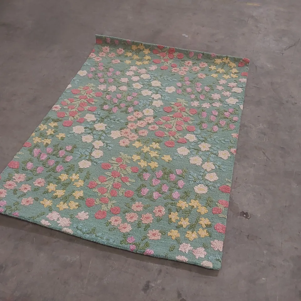 QUALITY DESIGNER AREA RUG - APPROXIMATELY 165 x 121cm