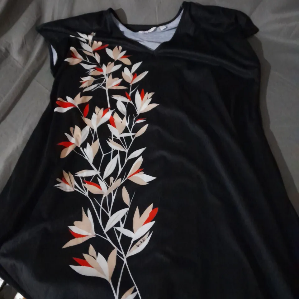 2 BEN DE LISI FLORAL DRESS IN SIZES SMALL, MEDIUM 