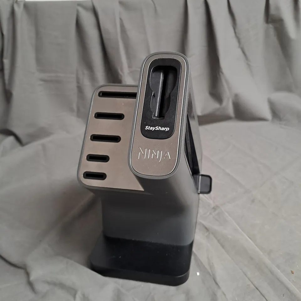 BOXED NINJA FOODI STAYSHARP KNIFE BLOCK WITH INTEGRATED SHARPENER K32005UK - COLLECTION ONLY
