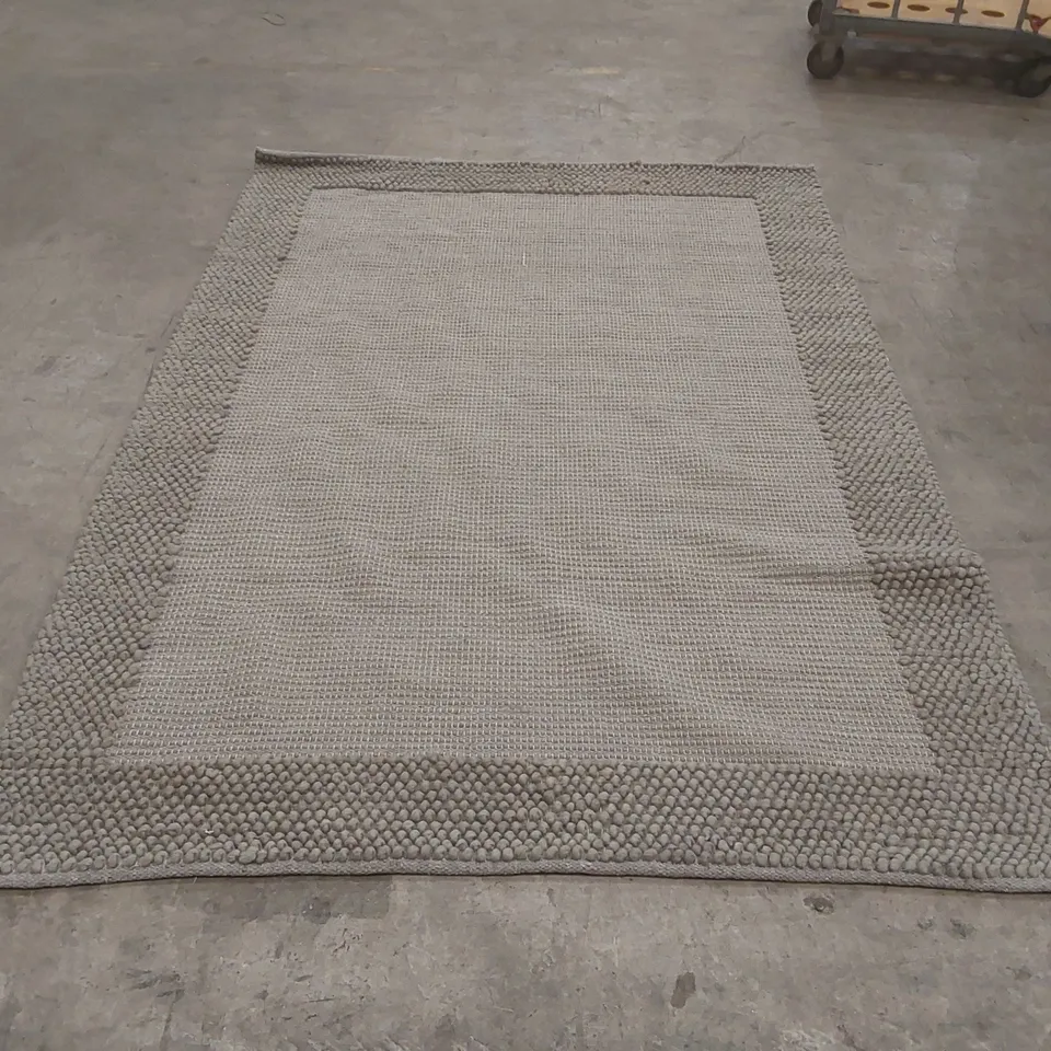 QUALITY DESIGNER AREA RUG - APPROXIMATELY 235 x 160cm