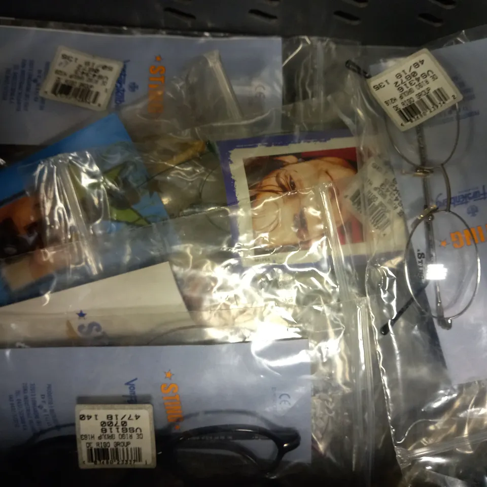 APPROXIMATELY 10 ASSORTED DE RIGO STING GLASSES TO INCLUDE MODELS 4316, 6118, 4317, 4343 ETC. 