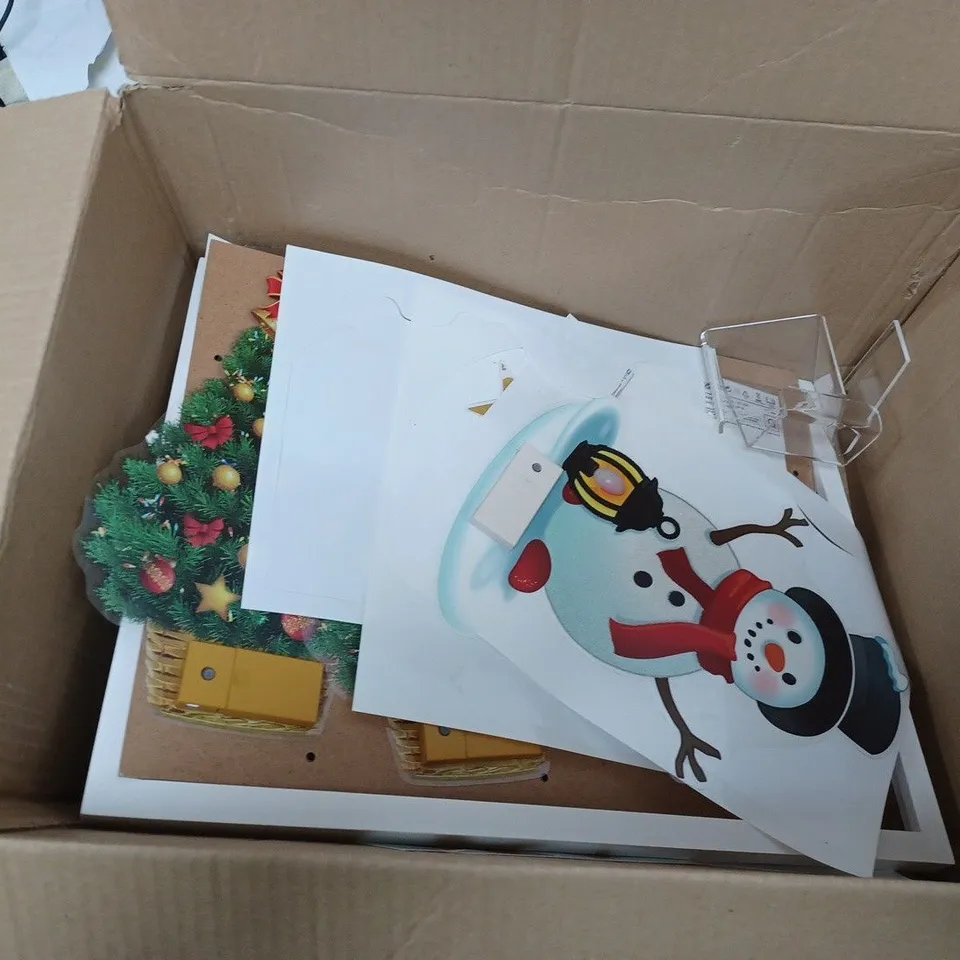 BOX OF ASSORTED CHRISTMAS PHOTOS AND FRAMES