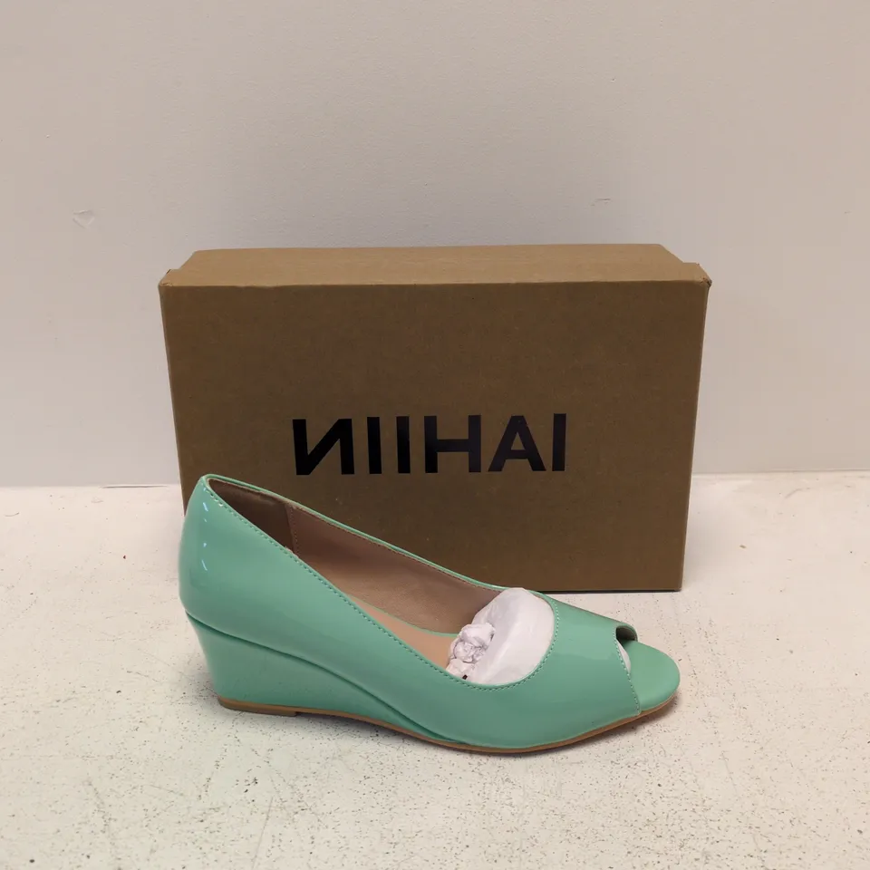 NIHAI GREEN PATENT LEATHER PEEP-TOE WEDGE SHOES – UK 4.5 (EU 37)