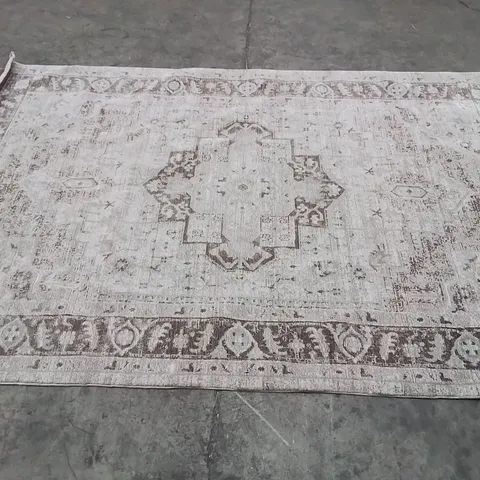 QUALITY DESIGNER AREA RUG - APPROXIMATELY 300CM X 200CM - NATURAL 