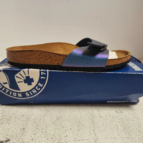 BOXED PAIR OF BIRKENSTOCK MADRID BS OPEN TOE SANDALS IN ICY METALLIC VIOLET SIZE UK 5.5