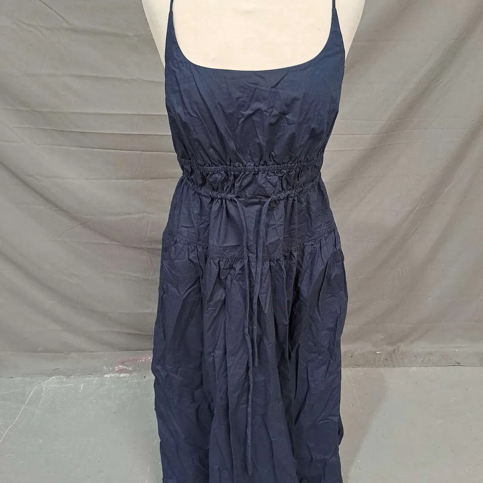 VIVERE FLORA DRESS IN NAVY SIZE 14