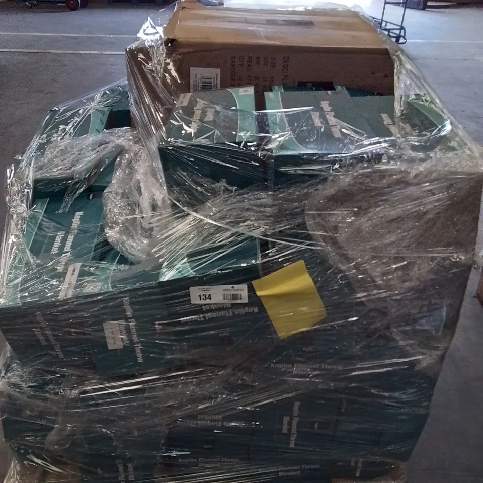 PALLET CONTAINING LARGE QUANTITY OF KEPLIN FLANNEL THROW BLANKET