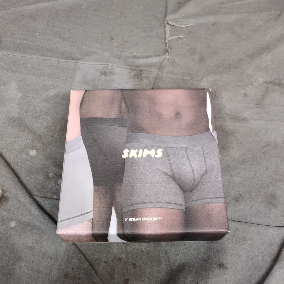 SKIMS COTTON 3\" INSEAM BOXER BRIEFS – BOXED (LARGE)