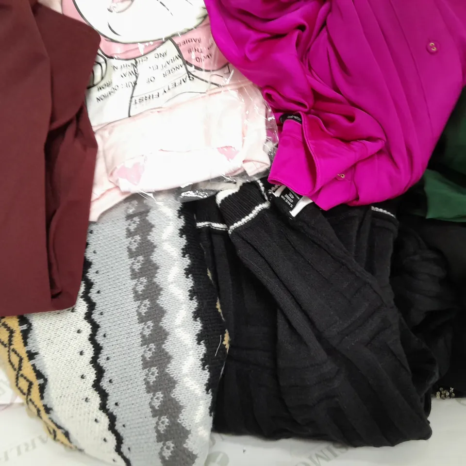 LARGE BOX OF ASSORTED CLOTHING ITEMS IN VARIOUS COLOURS AND SIZES INCLUDING DRESSES , TOPS AND JUMPERS 