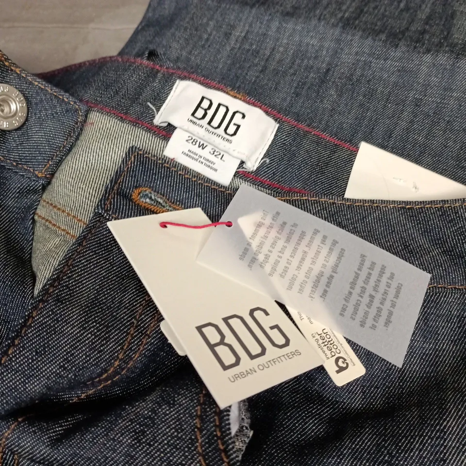 BDG JAYA BAGGY JEANS IN DARK BLUE SIZE 28W 32L