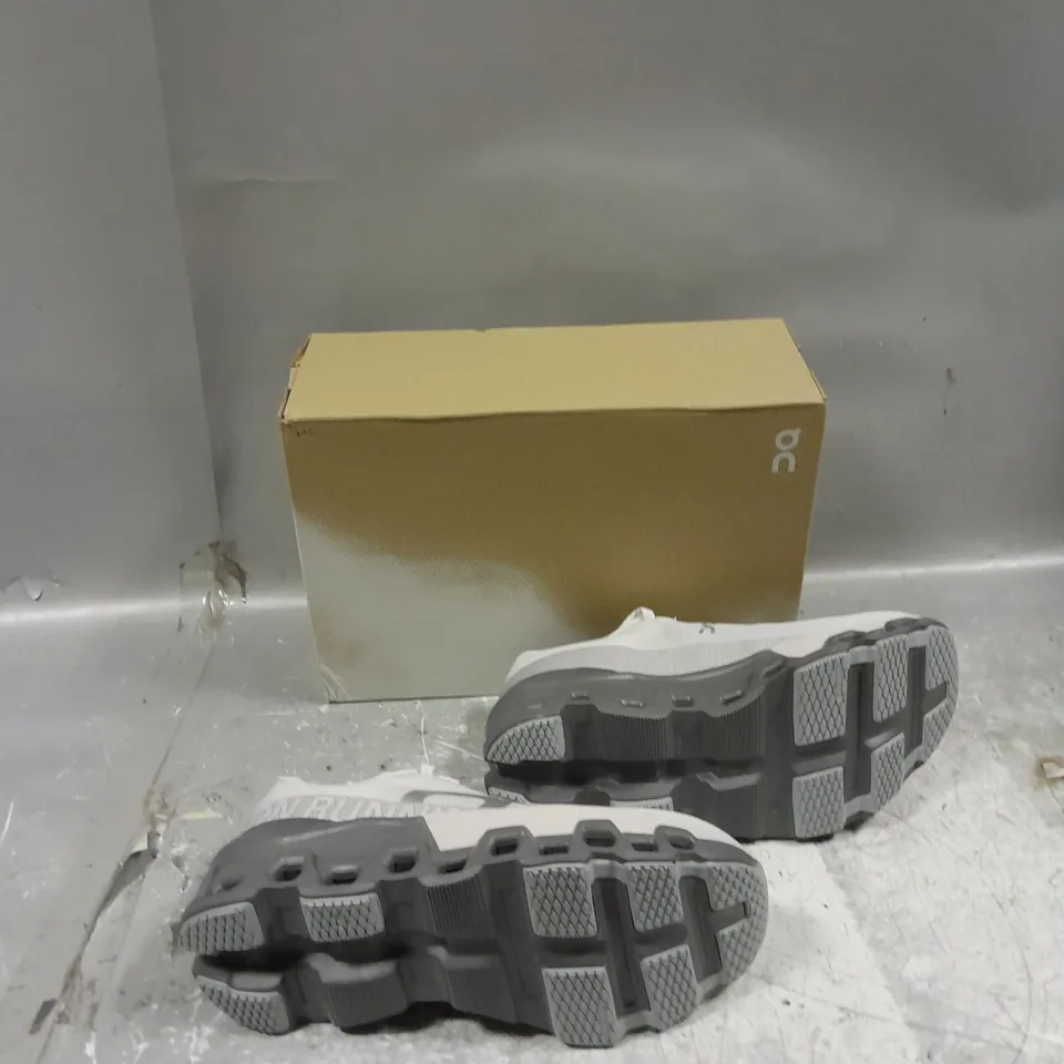 BOXED PAIR OF CLOUDMONSTER 2 FROST/ROCK UK 5.5