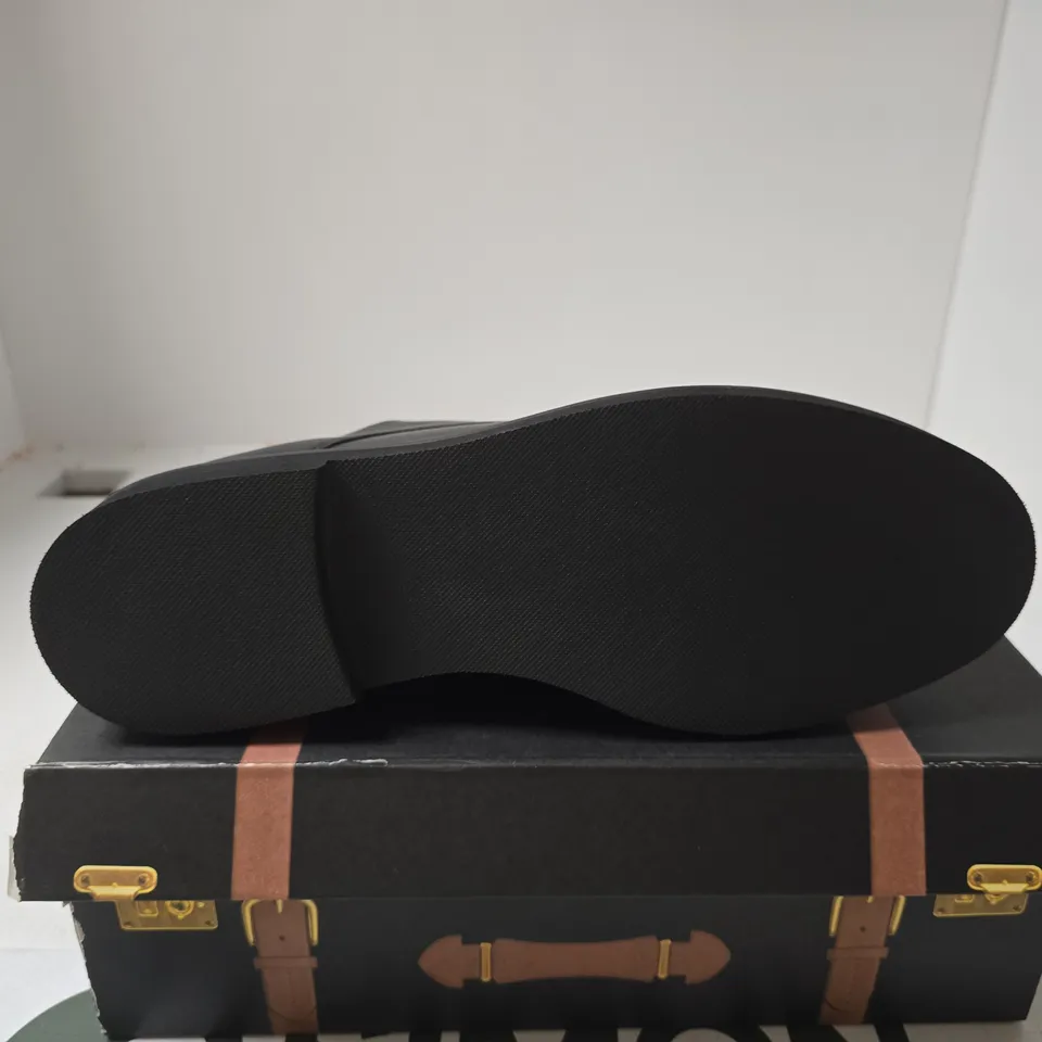 WALK LONDON BROOKLYN DERBY BLACK LEATHER SIZE 10 BOXED