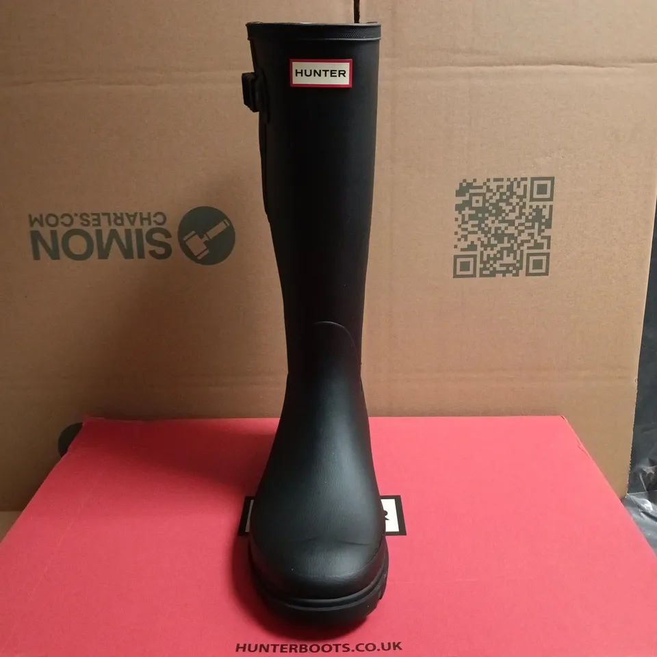 HUNTER BOOTS WOMEN'S KNEE-HIGH WELLINGTON BOOTS BLACK – UK 8