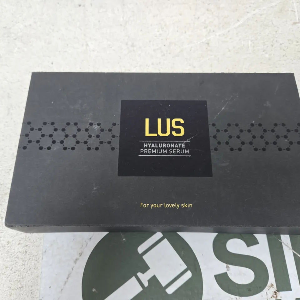 LUS HYALURONATE PREMIUM SERUM SET – 5ML GLASS VIALS IN BLACK PRESENTATION BOX