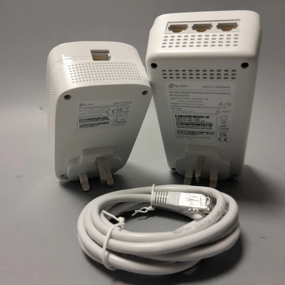 BOXED TP-LINK PASSTHROUGH POWERLINE WI-FI EXTENDER