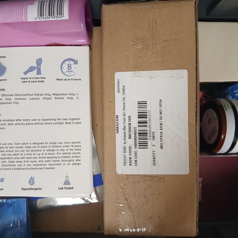 APPROXIMATELY 20 ASSORTED COSMETIC ITEMS INCLUDING VARIOUS MAKES AND BRANDS - COLLECTION ONLY