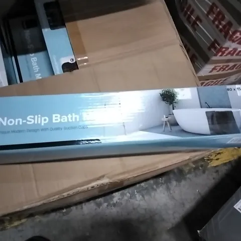 BOXED NON SLIP BATH MATS APPROXIMATELY 20