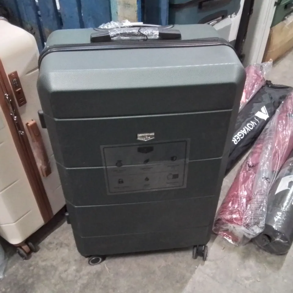MEDIUM SUITCASE ARMY GREEN & BLACK