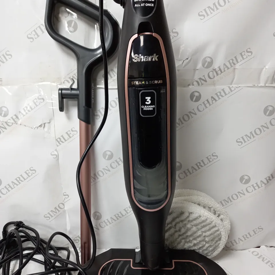 BOXED SHARK STEAM SCRUBBER S7201 