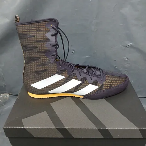 BOXED PAIR OF ADIDAS BOX HOG 4 BOXING SHOES - 11