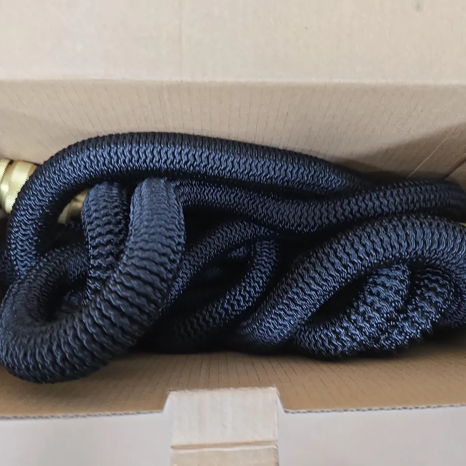 BOXED GRANDMA SHARK EXPANDABLE HOSE 75FT IN BLACK