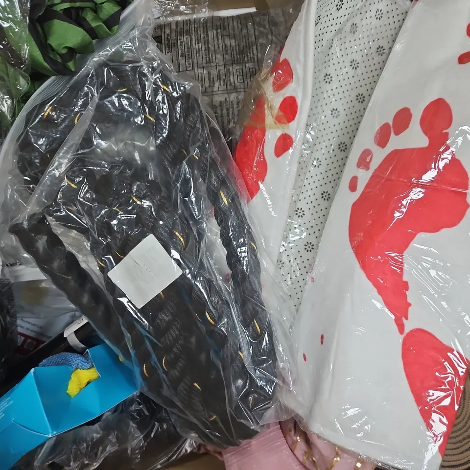 BOX OF APPROXIMATELY 15 ASSORTED HOUSEHOLD ITEMS TO INCLUDE KNEE SUPPORT, HOT WATER BOTTLE, WINDOW CLEANING CLOTHS, ETC - COLLECTION ONLY