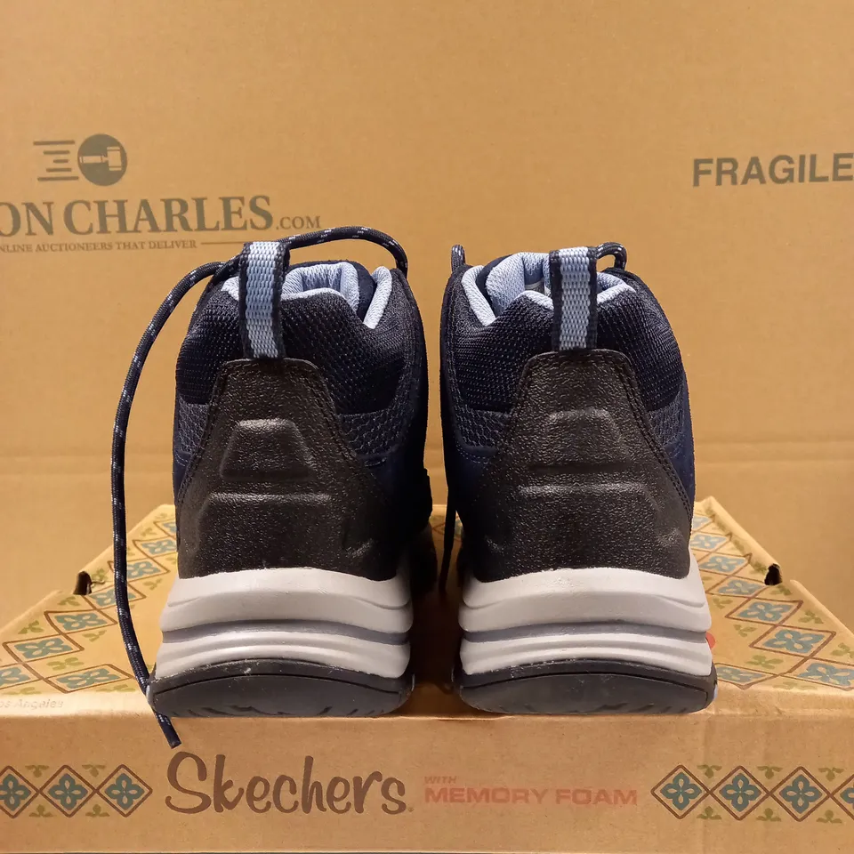 SKETCHERS MEMORY FOAM WATERPROOF BOOT NAVY SIZE 5