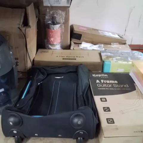 EIGHT ASSORTED PRODUCTS TO INCLUDE; KEPLIN A FRAME GUITAR STAND, BLUEY WOODEN PICNIC SET AND 4 TIER SPICE RACK