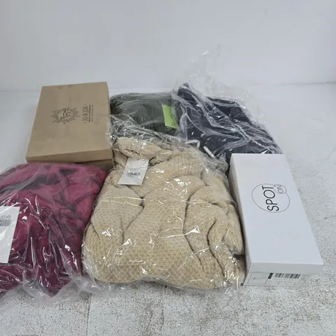 APPROXIMATELY 14 ASSORTED CLOTHING & FOOTWEAR ITEMS IN VARIOUS COLOURS, SIZES, AND STYLES TO INCLUDE BRANDS SUCH AS SPOTON, JO & JOE, SUGAR CRISP, ETC