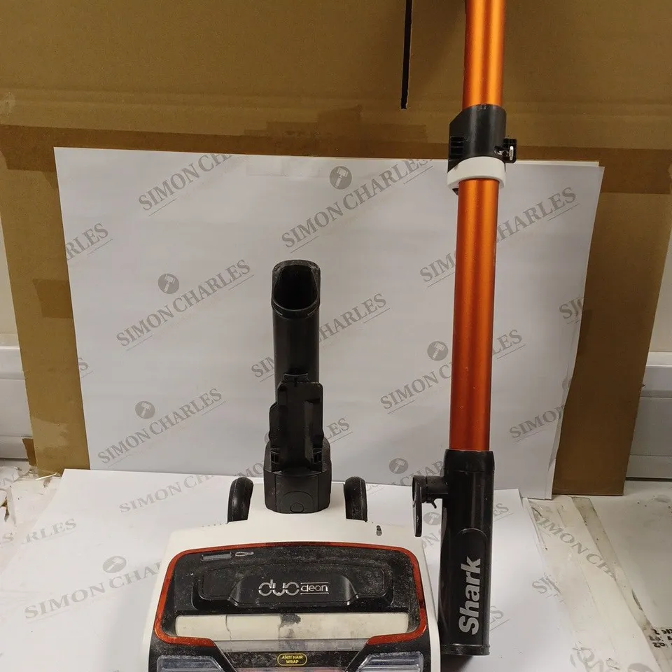 SHARK UPRIGHT VACUUM CLEANER