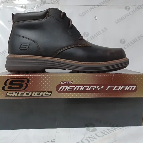 BOXED PAIR OF SKECHERS LEATHER BOOTS IN CHOCOLATE SIZE 10