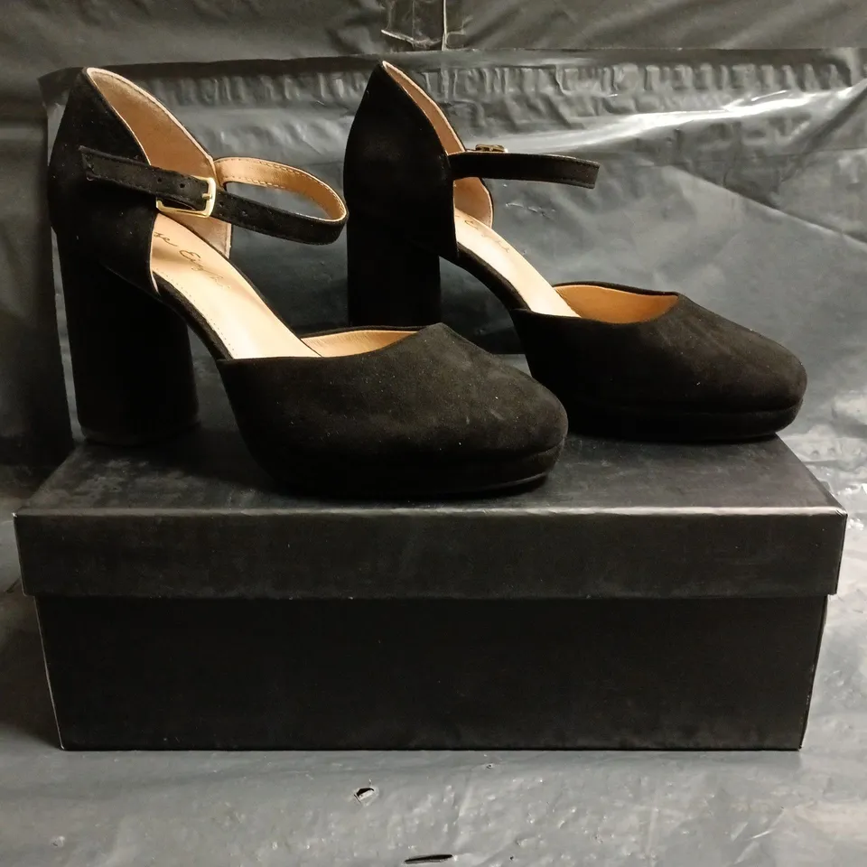 BOXED PAIR OF PHASE EIGHT SUEDE PLATFORM BLOCK HEELS IN BLACK SIZE UK 5