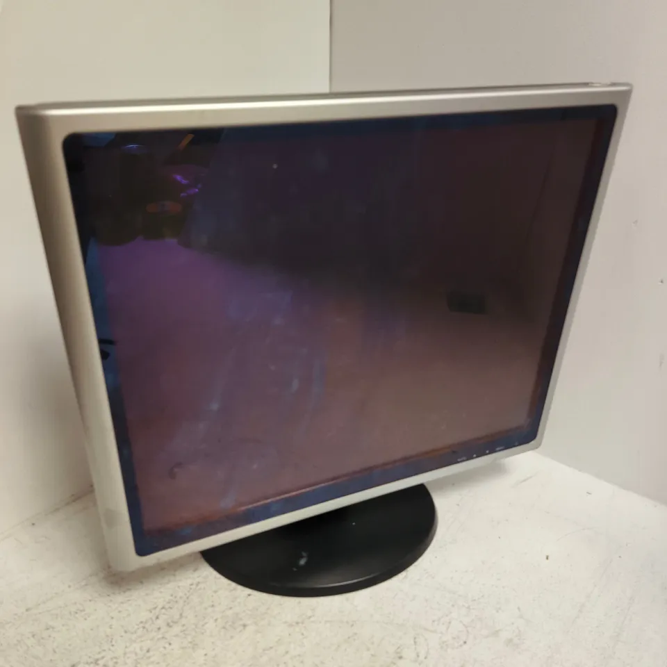 GNR LM1902 TG904HD MONITOR
