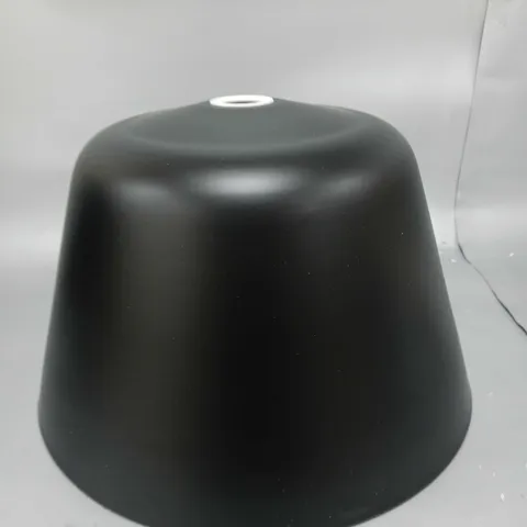 CAMDEN SPUN EASY FIT SHADE