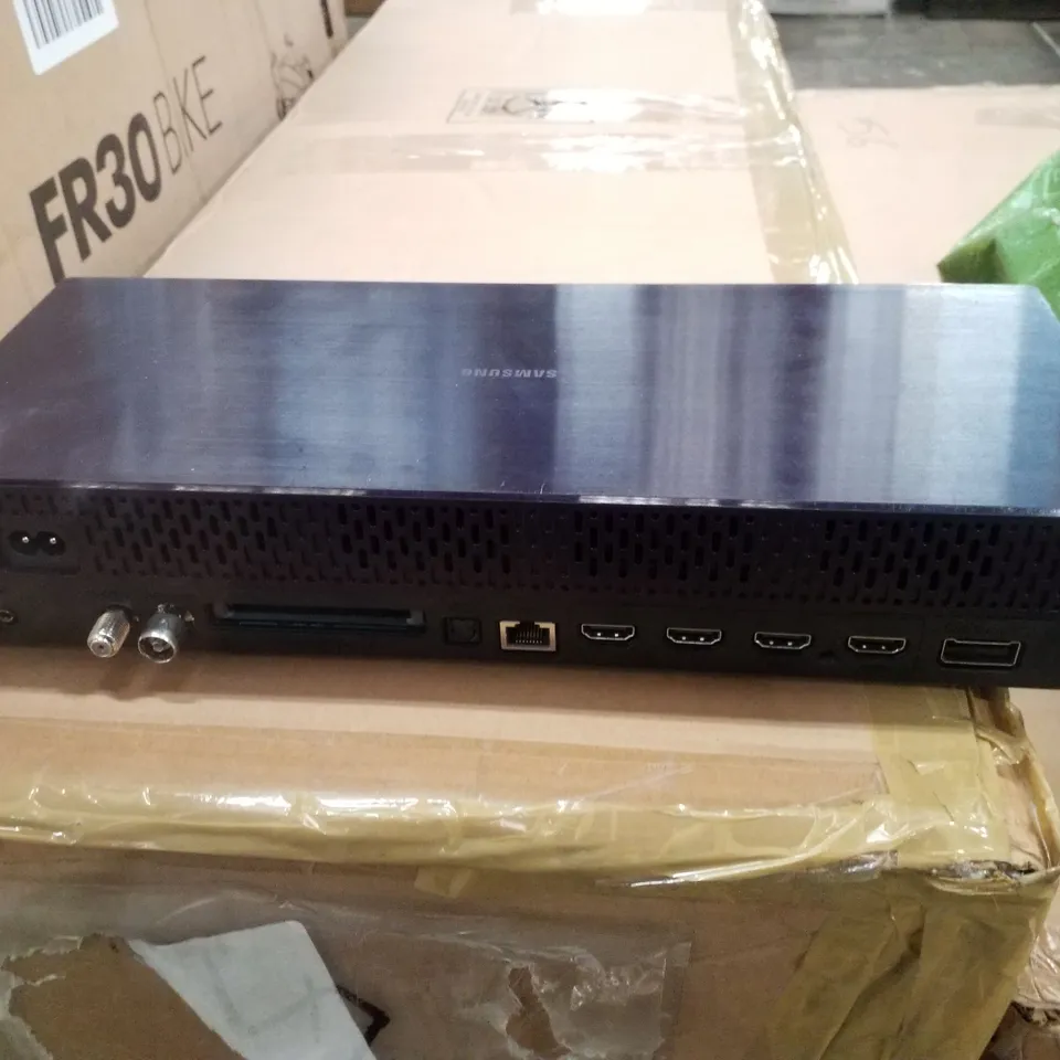 SAMSUNG ONE CONNECT BOX