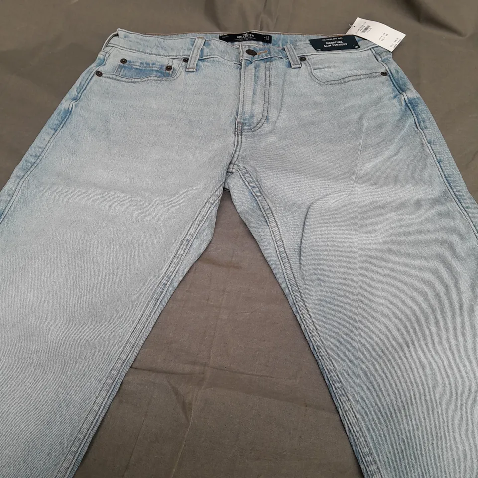 HOLLISTER SIGNATURE SLIM STRAIGHT DENIM JEANS - W32 L30