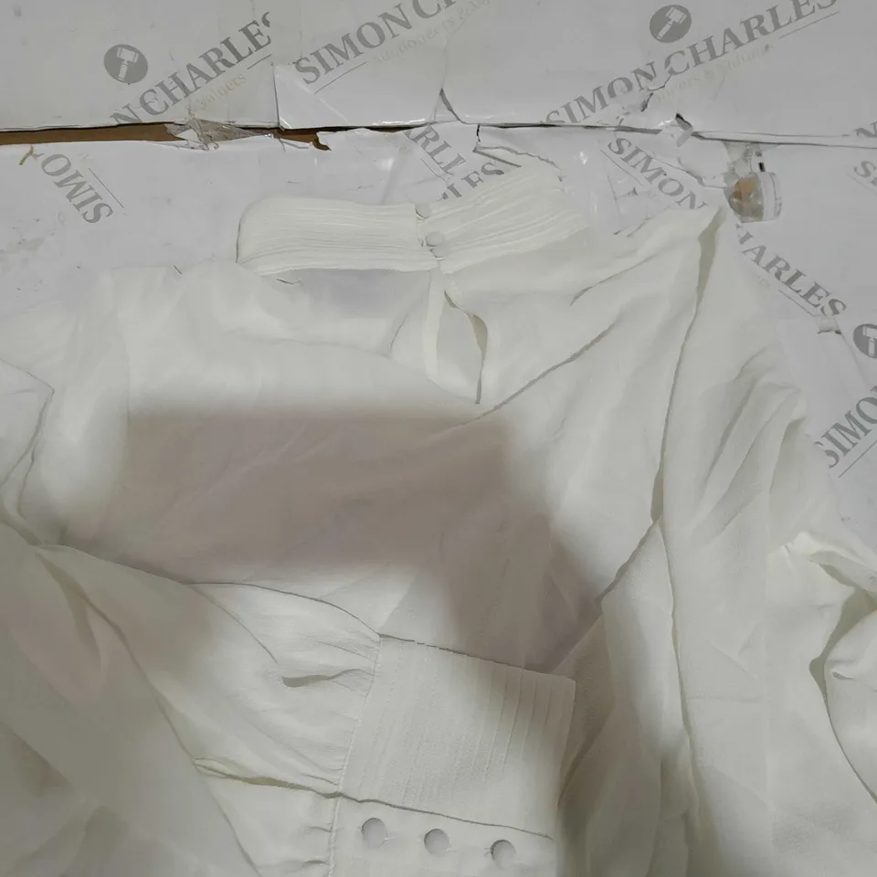 CK RUFF SILKY VALEUR BLOUSE OFF WHITE SIZE L
