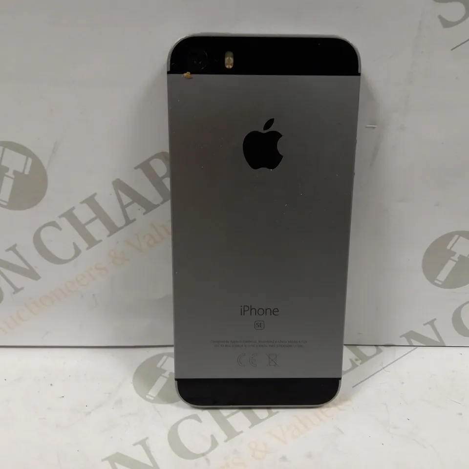 APPLE IPHONE SE (1ST GENERATION) - SILVER 