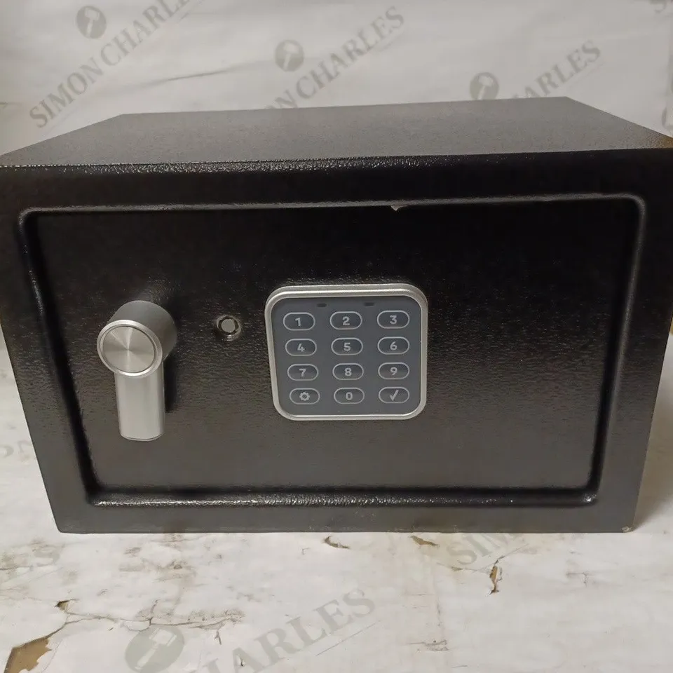YALE SMALL ELECTRONIC SAFE 